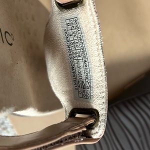 Vionic Sandals size 6